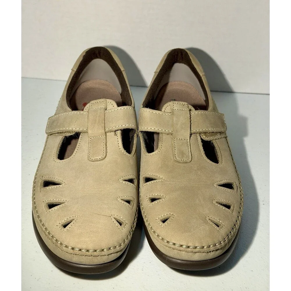 SAS Roamer Slip On Loafer tan beige SIZE 9.5 N sz 9-1/2  narrow - tripad comfort